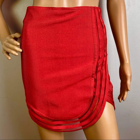 NEW AKIRA RED MINI SKIRT - Picture 2 of 4